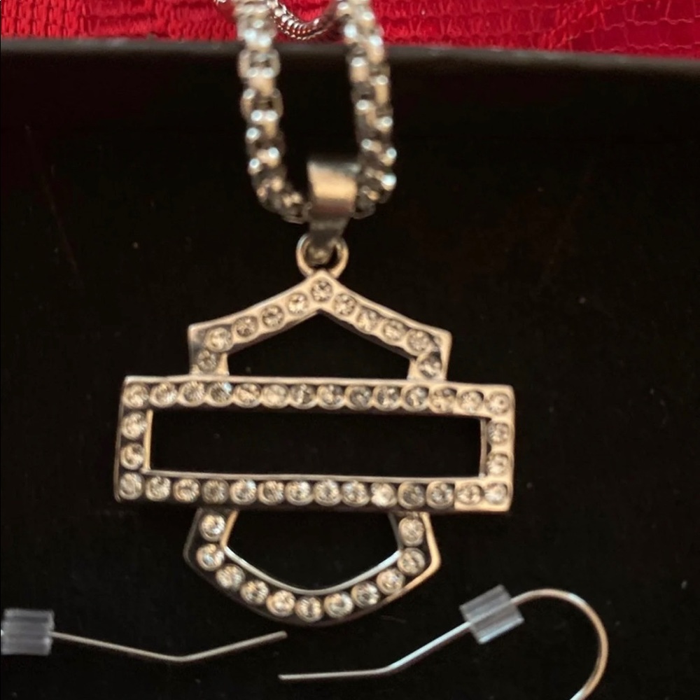 - Jewelry Set! HD Rhinestones Women’s Set - Picture 2 of 5